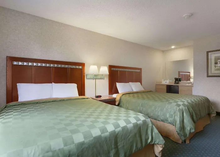 Travelodge by Wyndham Santa Clarita/Valencia