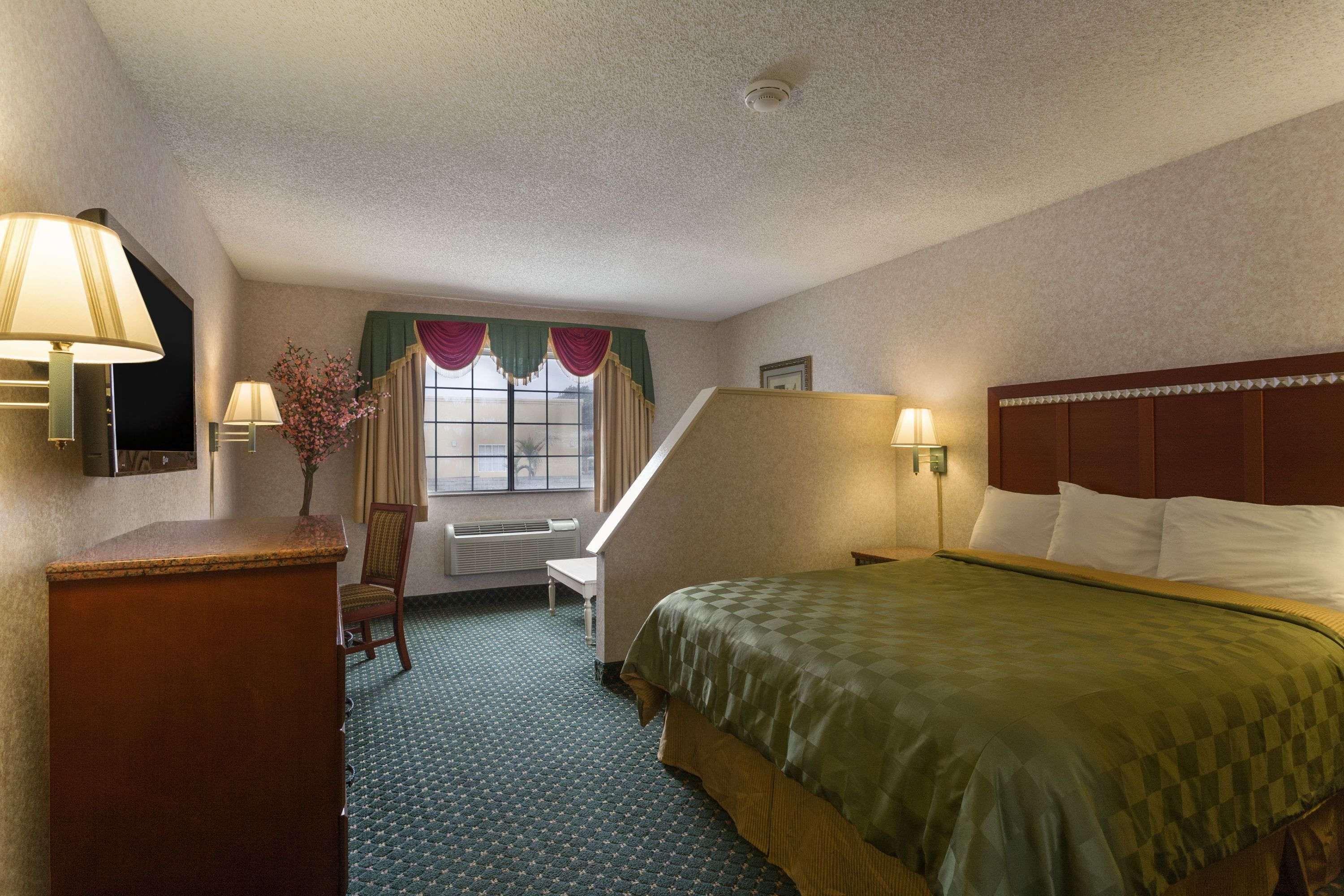 Hotel Triplodge Of Santa Clarita