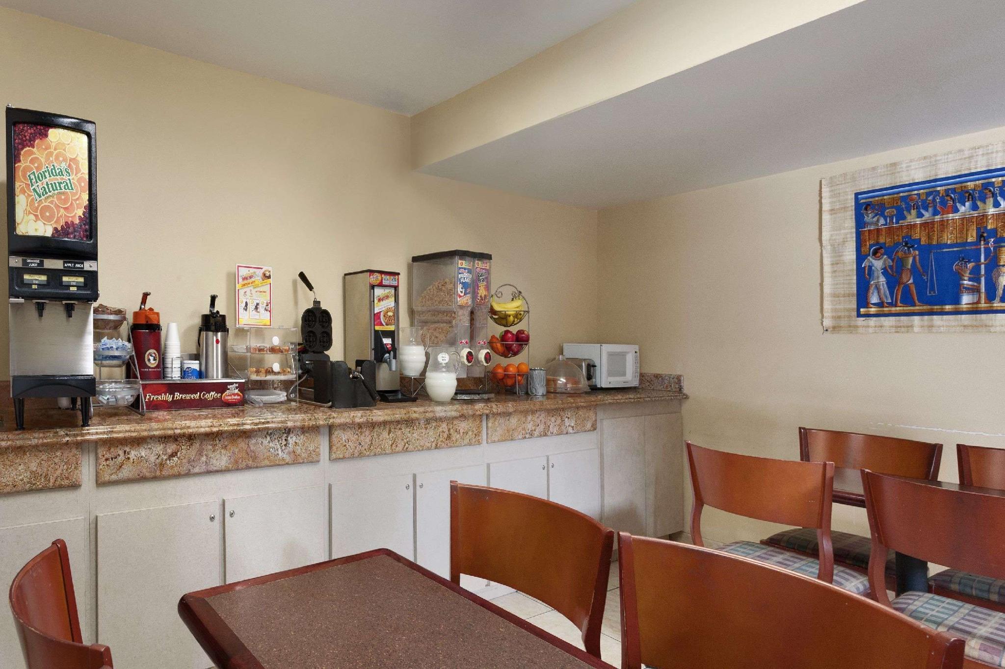 Triplodge Of Hotel